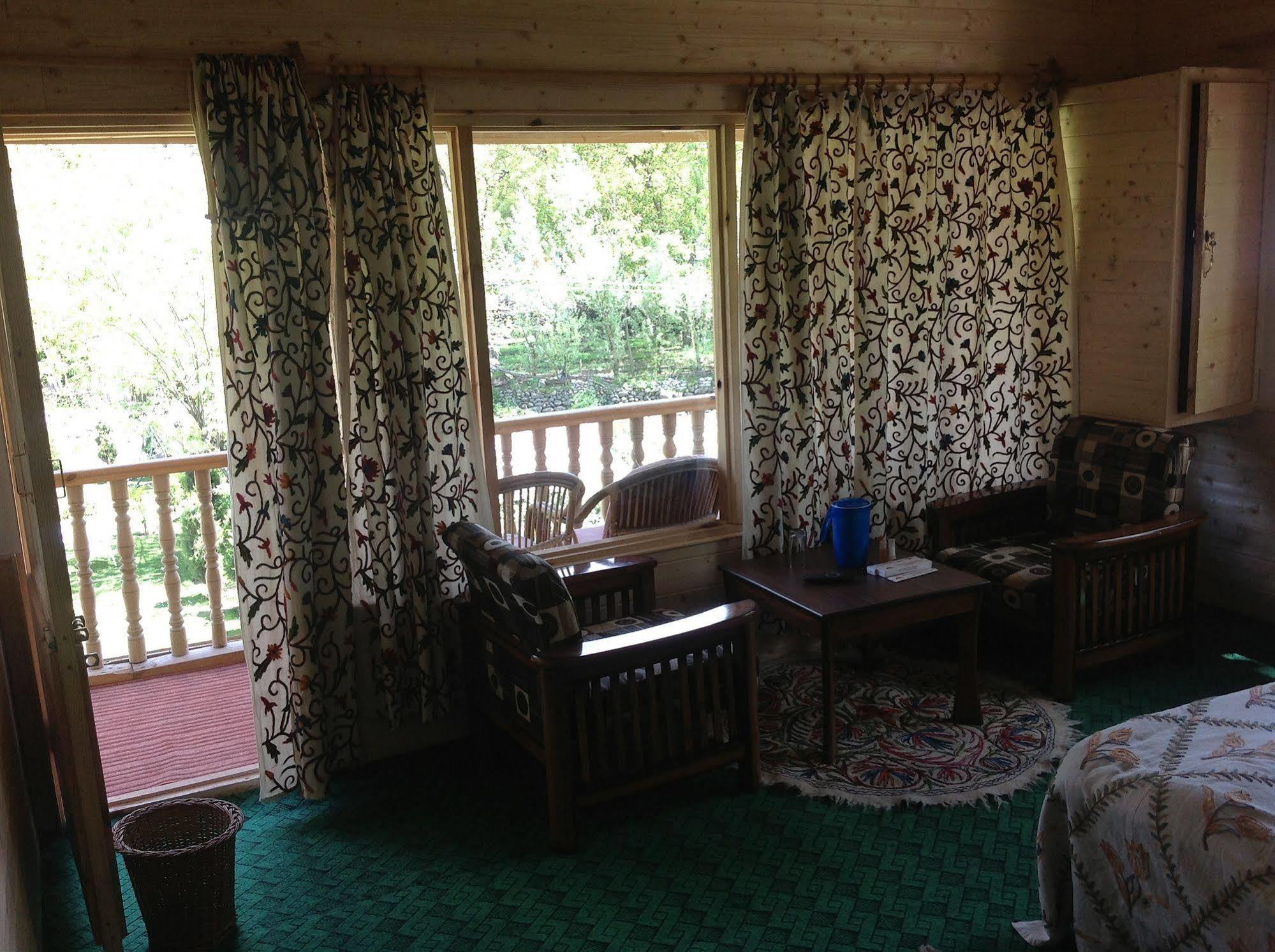Hotel Himalaya House Pahalgām Esterno foto