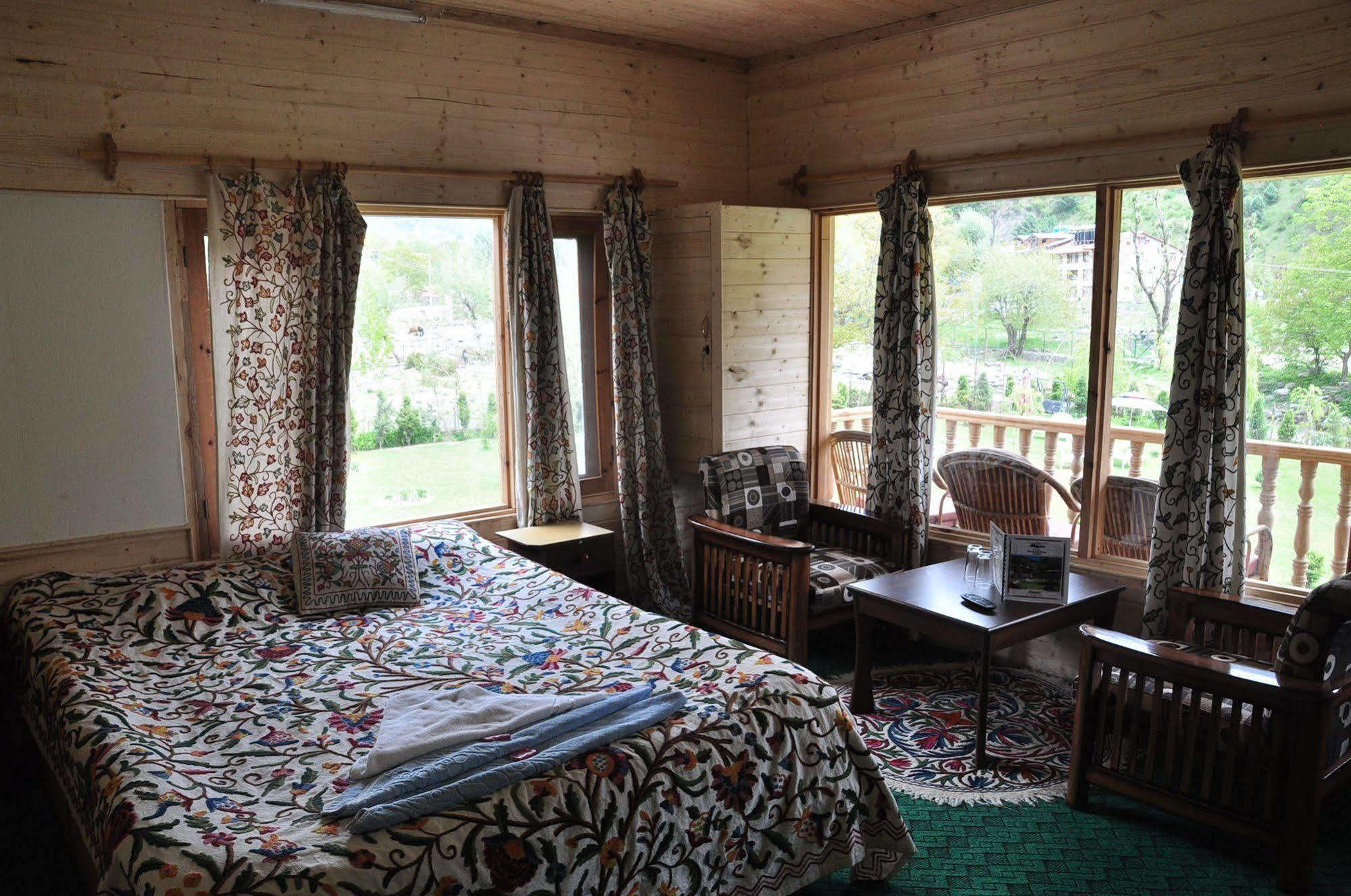 Hotel Himalaya House Pahalgām Esterno foto