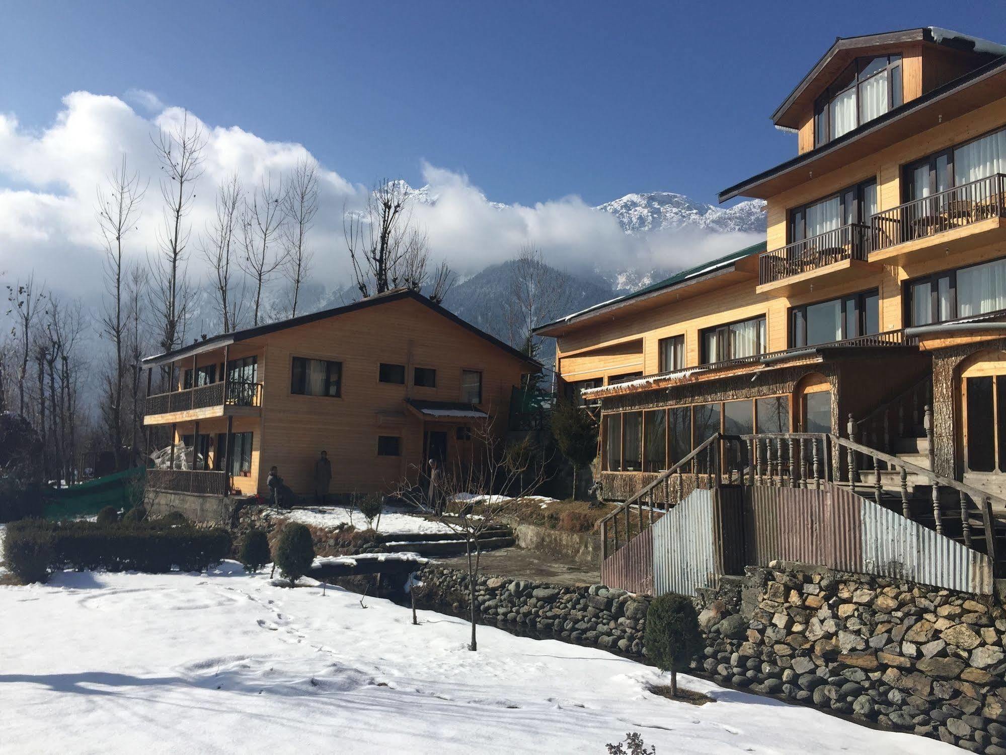 Hotel Himalaya House Pahalgām Esterno foto