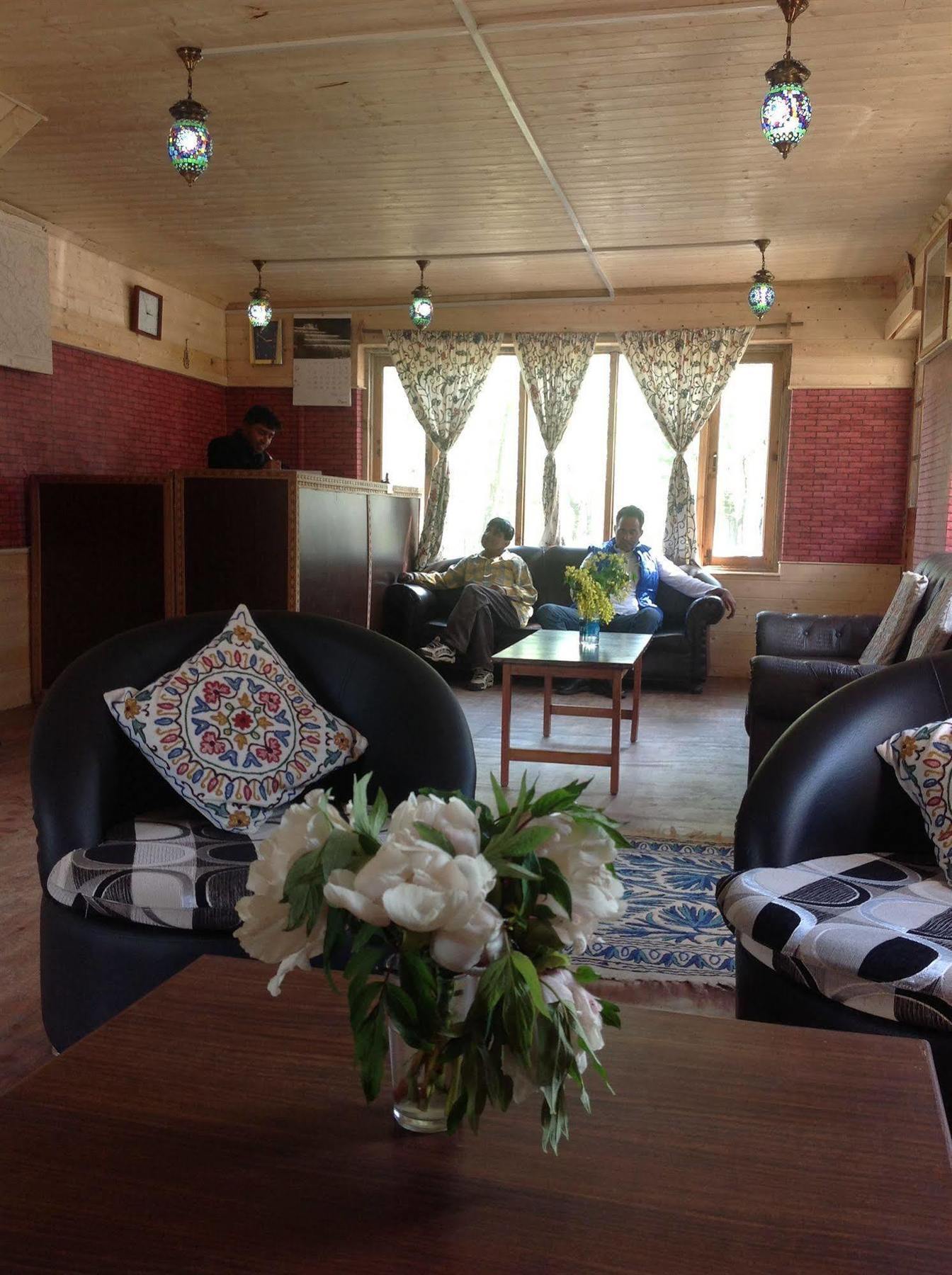 Hotel Himalaya House Pahalgām Esterno foto